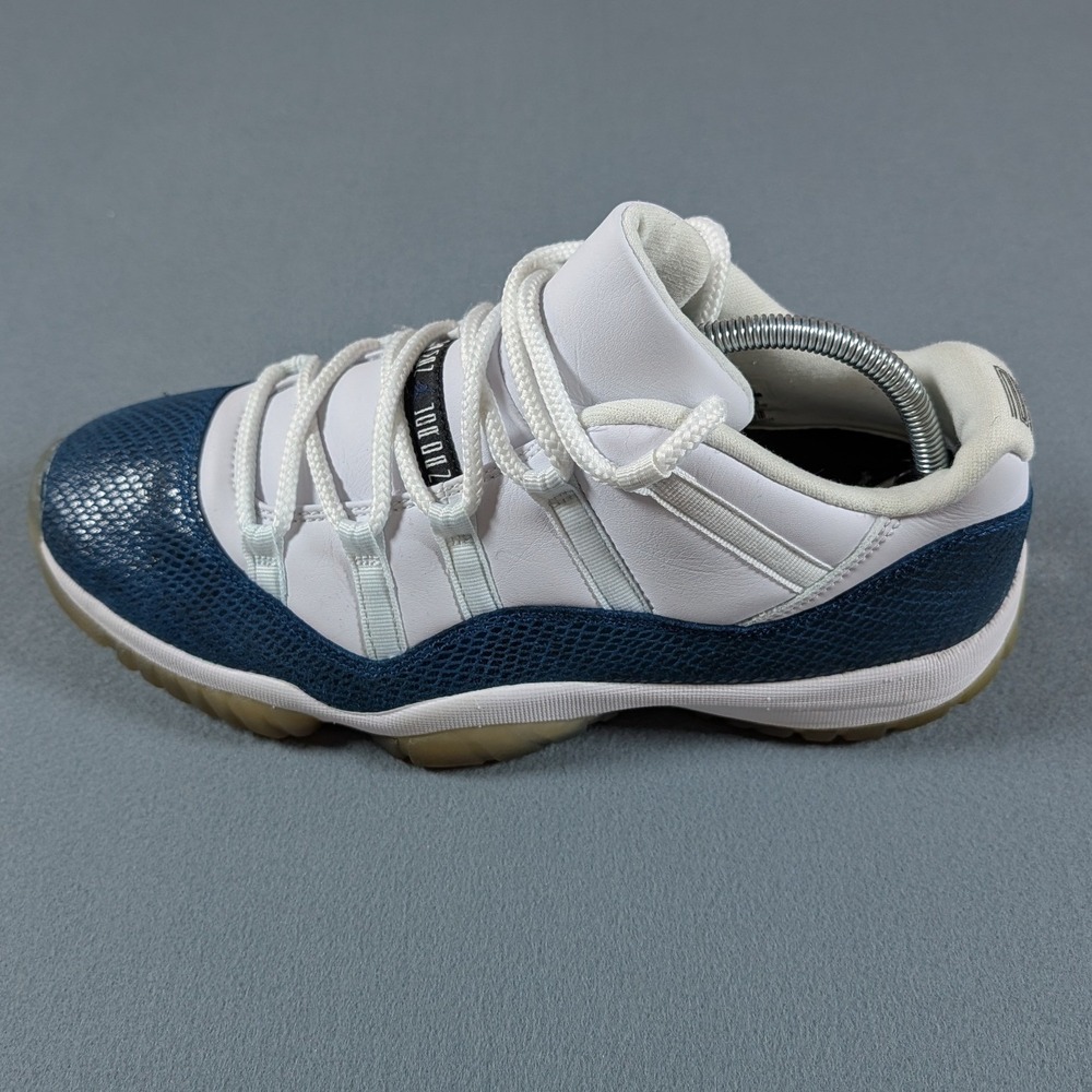 Jordan 11 Retro Low Navy Snakeskin Mens Size 9.5 White Blue CD6846-102